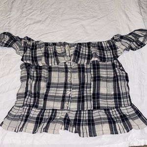 American Eagle off the shoulder top